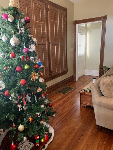 Building Photo - 3418 Walworth Ave