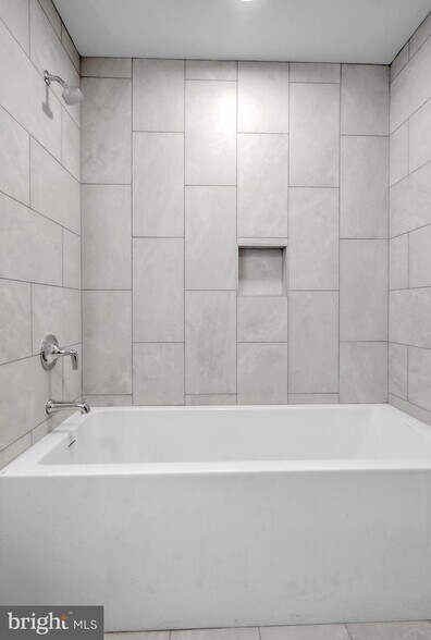 Building Photo - 1801 Market St