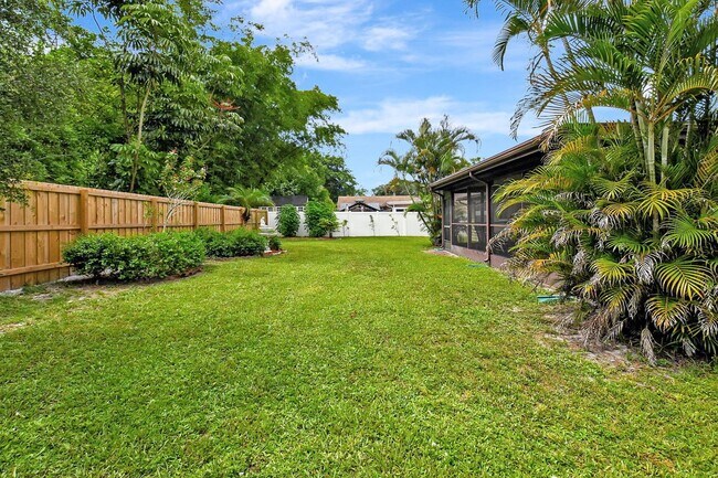 Building Photo - 9311 Longmeadow Cir