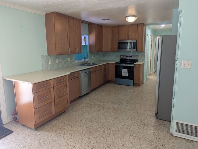 Building Photo - 1521 Normandy Way