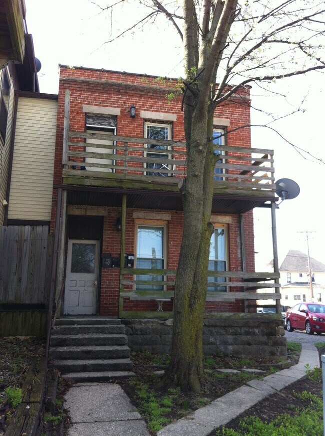 Primary Photo - 1 Bedroom 1 Bath Upstairs Downtown Lafayette