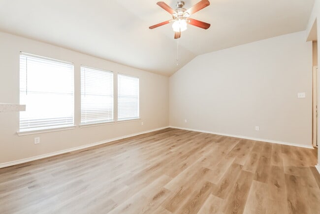 Building Photo - 822 Sycamore St