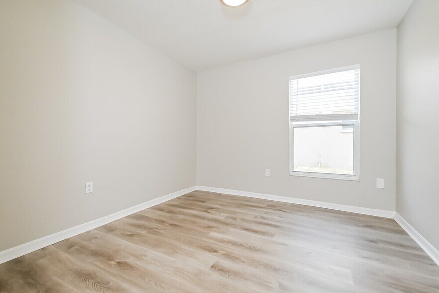 Building Photo - 3740 Imperial Dr