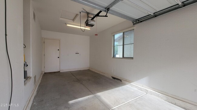 Building Photo - 2515 N 148th Dr