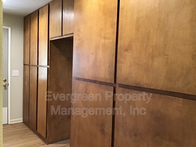 Building Photo - 24380 SE Bohna Park Rd