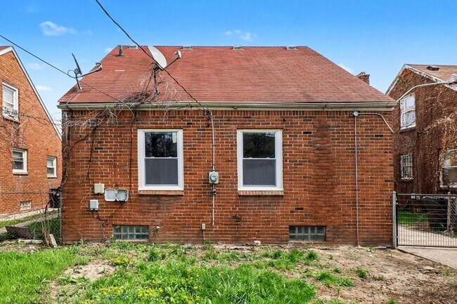 Building Photo - 16605 Freeland St