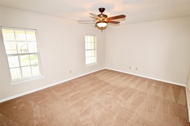 Building Photo - 3331 Oak Branch Ln