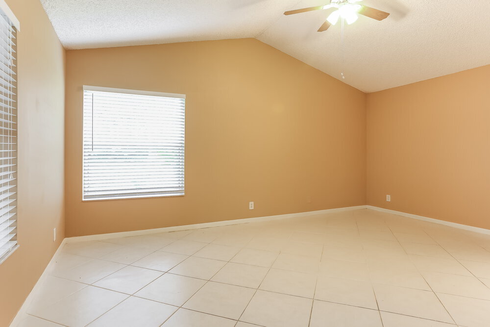 Building Photo - 153 W Bayridge Dr