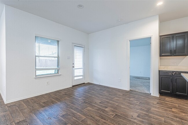 Building Photo - 5110 Hedgerose Ln