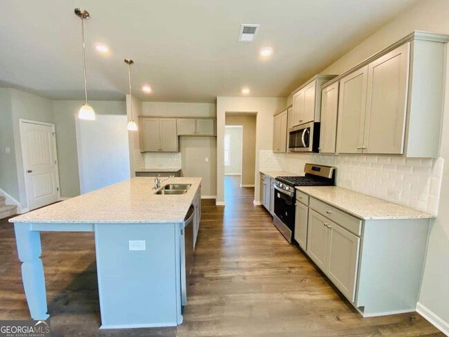 Building Photo - 144 Valimar Dr