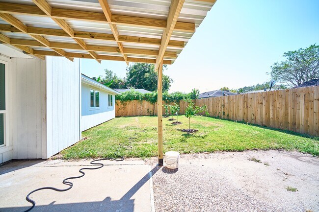 Building Photo - 7214 Westbranch Dr