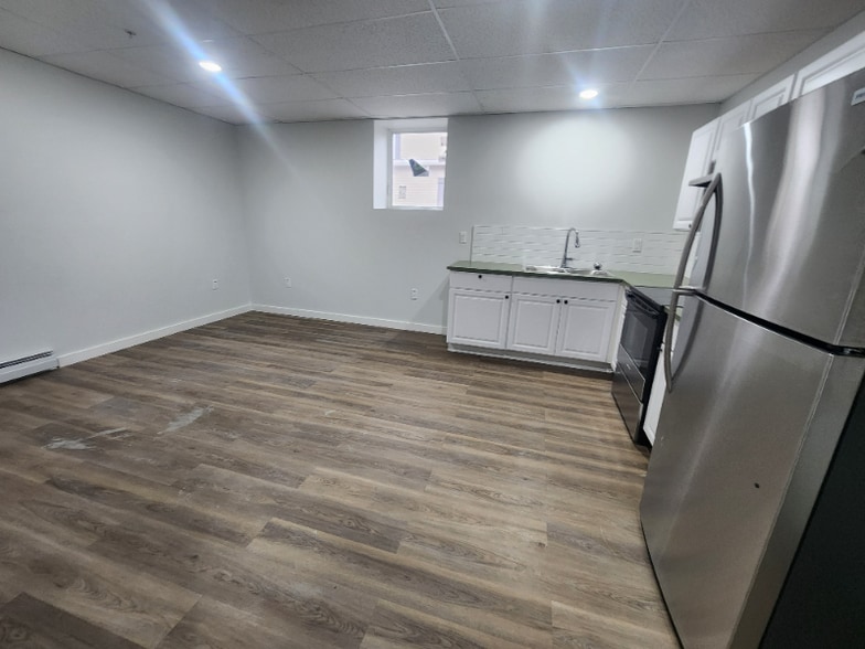 Building Photo - 151 S Main St