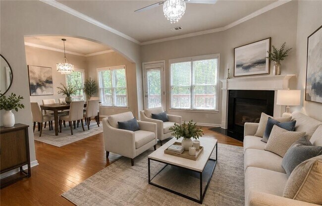 Building Photo - 1664 Oakbrook Lake Dr NW