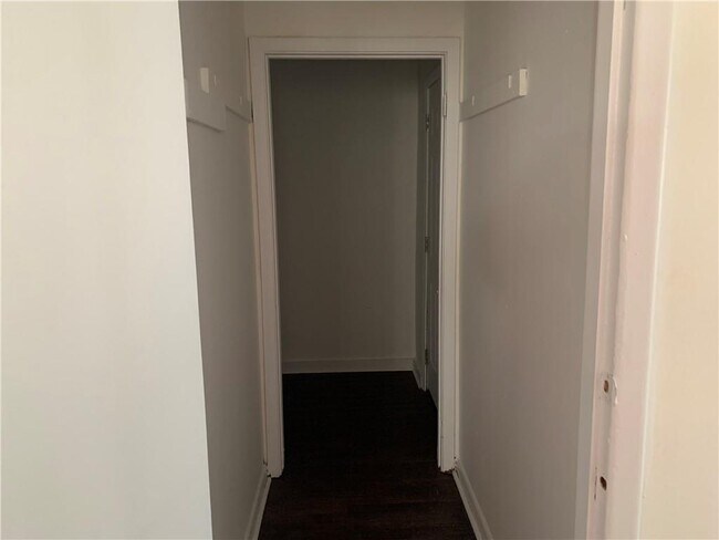 Building Photo - 126 Yorktown Dr