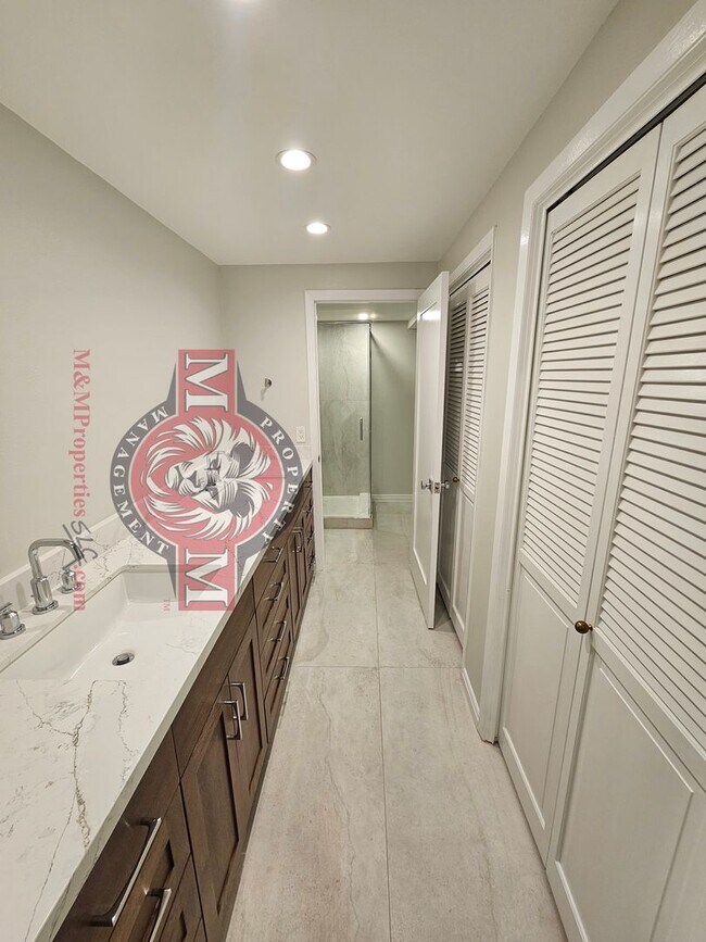 Building Photo - Beautifully Remodeled 2 Bedroom 2 Bathroom Condo in Murray