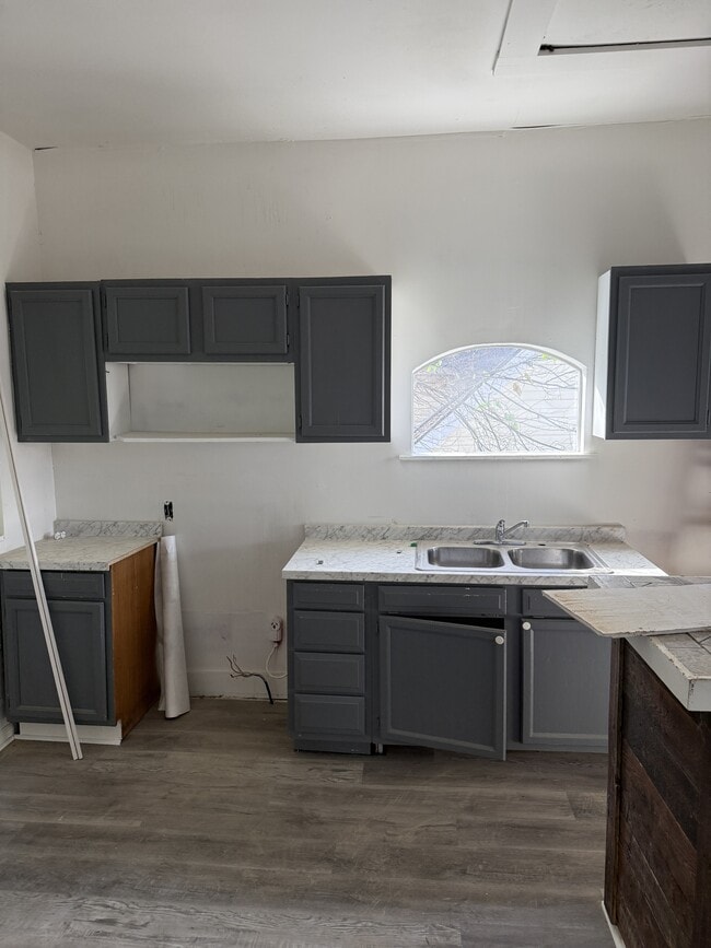 Building Photo - 3902 14th Ave