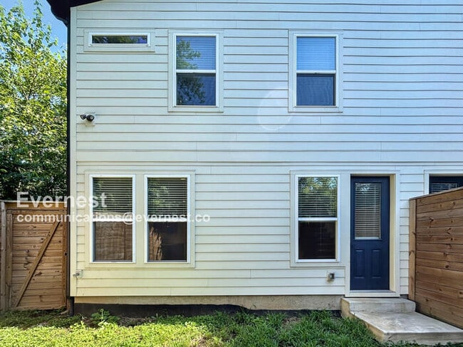 Building Photo - 357 Hester Ave