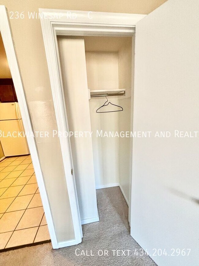 Building Photo - 236 Winesap Rd