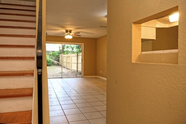 Building Photo - Spacious 2/2 Maitland Townhome with large ...