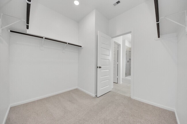 Building Photo - 1043 Cedar Pl Ln