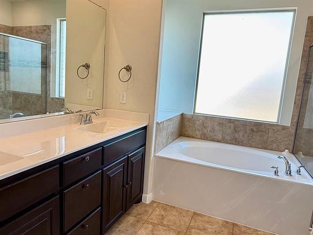 Building Photo - 520 Pendennis Dr