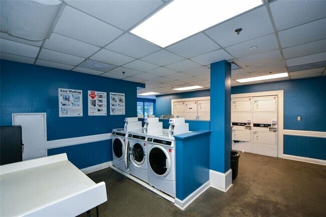 Building Photo - 620 Peachtree St NE