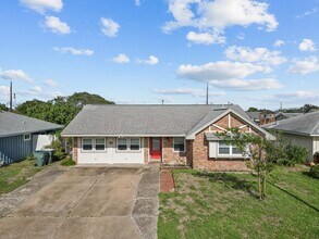 Building Photo - Great 3 Bedroom close to the Beach!