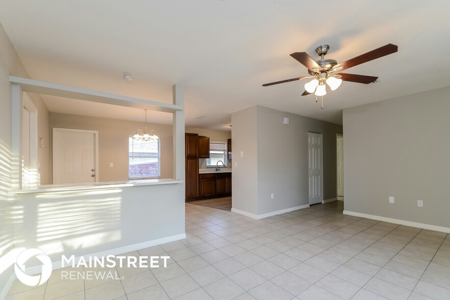 Building Photo - 1706 17th Ave Dr E