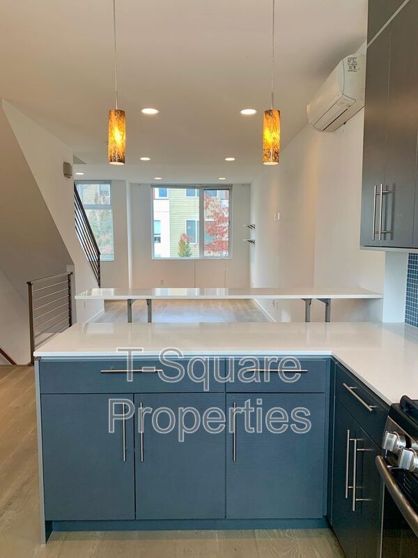 Building Photo - 3905 SW Findlay St