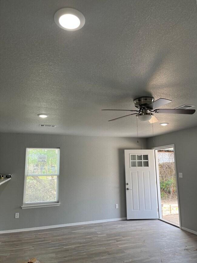 Building Photo - COX-VINE STREET