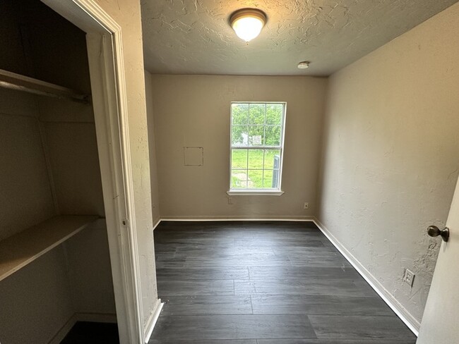 Building Photo - 2bed/2bath Home Available in OKC!
