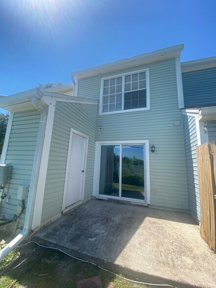 Building Photo - 11303 Grandville Dr