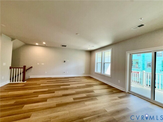 Building Photo - 527 Munson Woods Walk