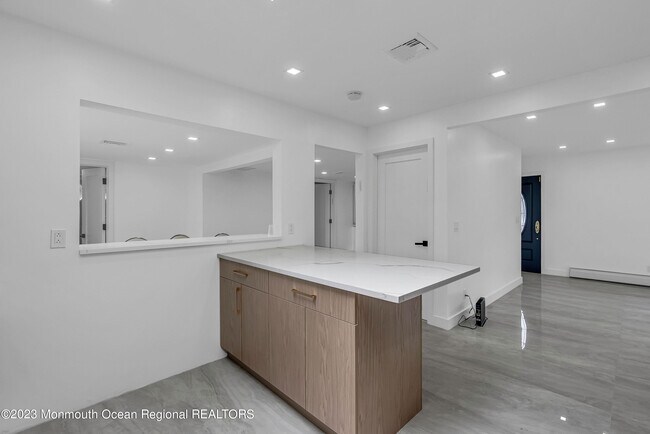 Building Photo - 6 Virginia Terrace
