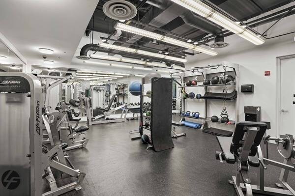 Building Photo - 1287 S Michigan Ave