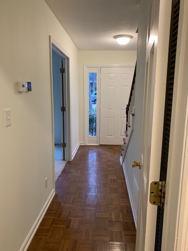 Building Photo - 4 BR 3 BATH in Cedar Creek!