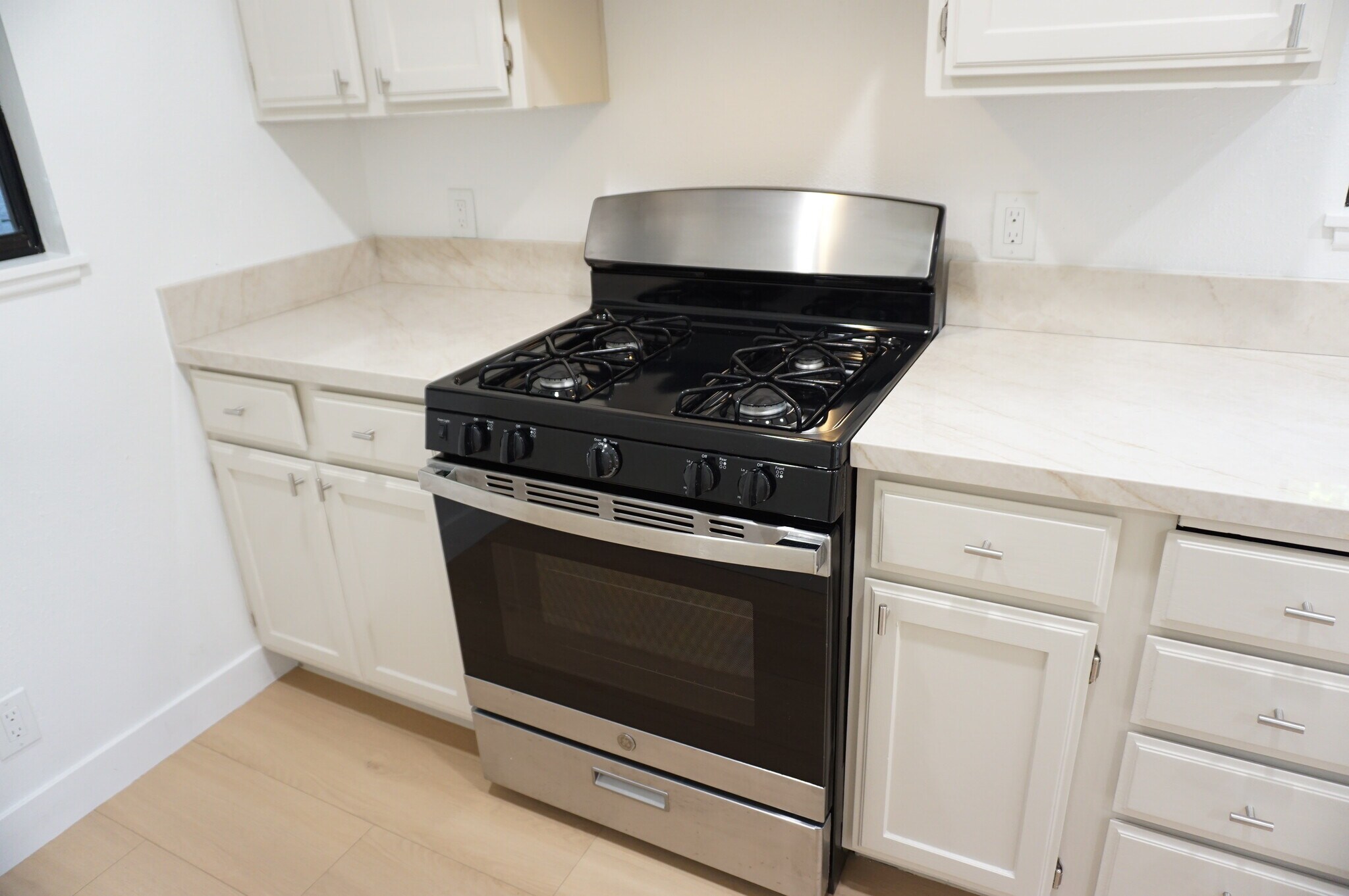 Building Photo - 3948 Pennsylvania Ave