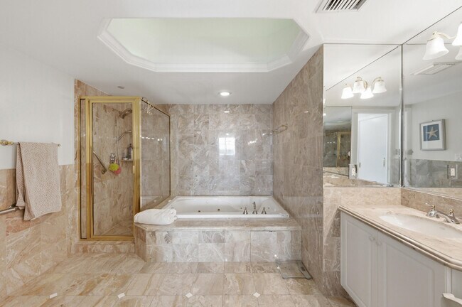 Building Photo - 9595 Collins Ave