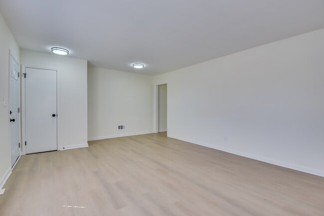 Building Photo - 2618 Providence Ct