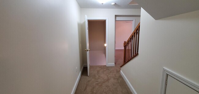 Building Photo - 172 Beth Ln