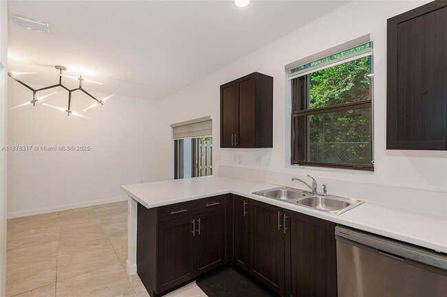 Building Photo - 152 SW 185th Way