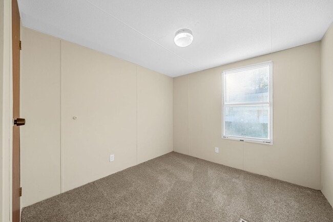 Building Photo - 1845 Evans Rd