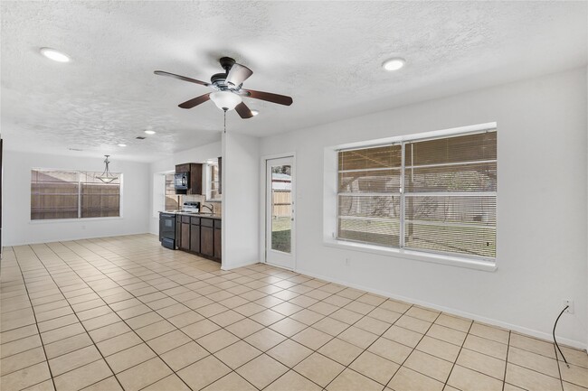 Building Photo - 15226 Flamingo Park