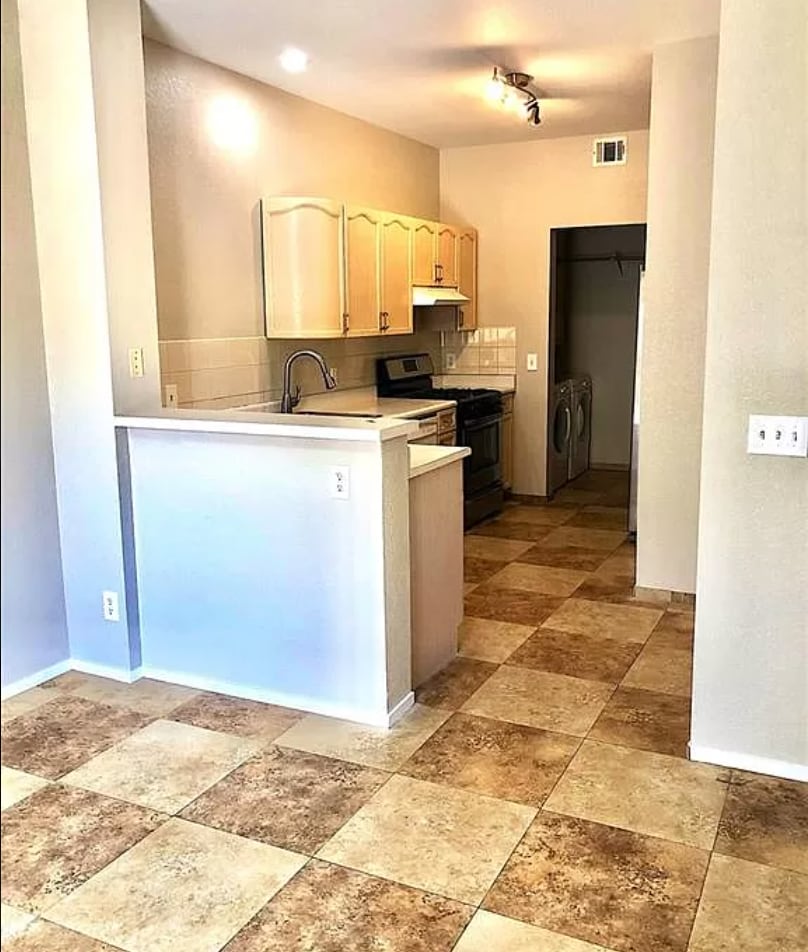 Fully equipped kitchen - 2601 Country Maple Ave