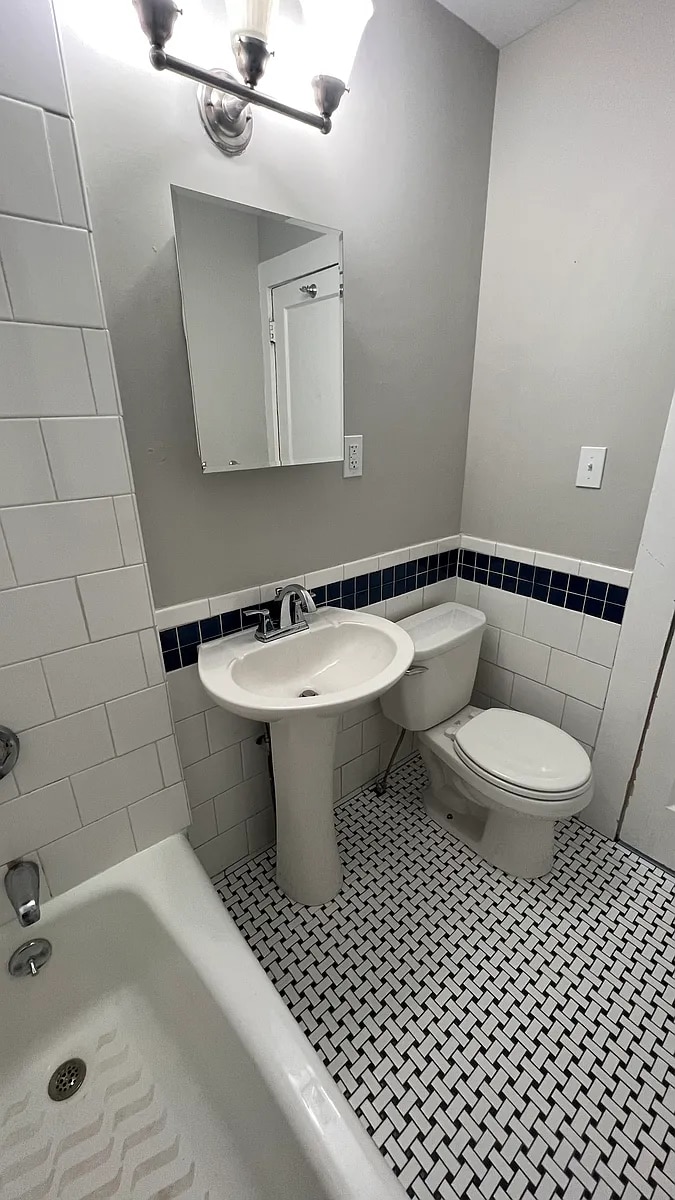 Full bath - 102 Main St