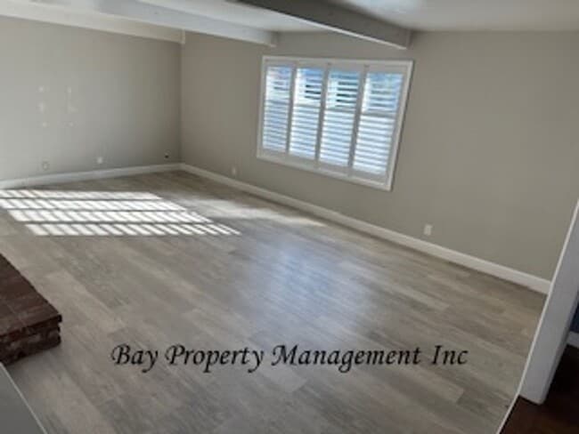 Building Photo - Bring your pets! Beautiful home in South Salinas - Coming Soon!