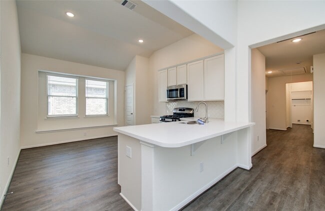 Building Photo - 8414 Beacon Bay Cir