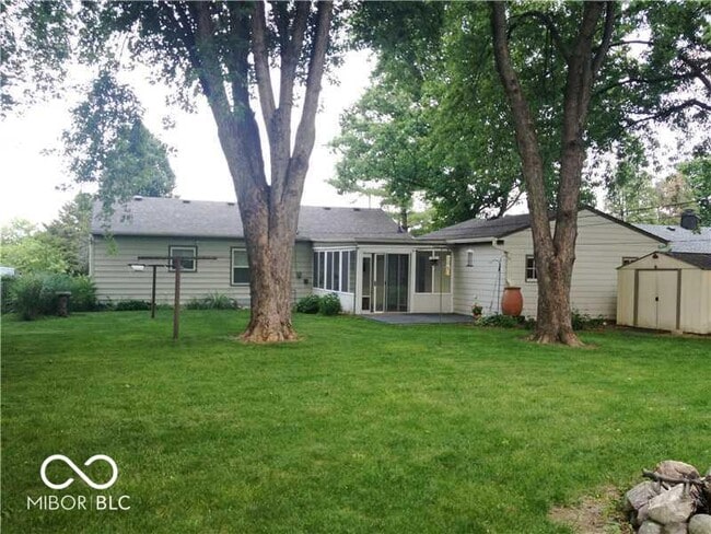 Building Photo - 818 E Auman Dr