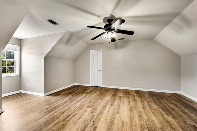 Building Photo - 1610 Elgaen Pl Dr