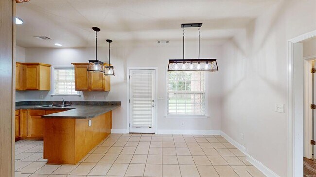 Building Photo - 414 Runway Dr